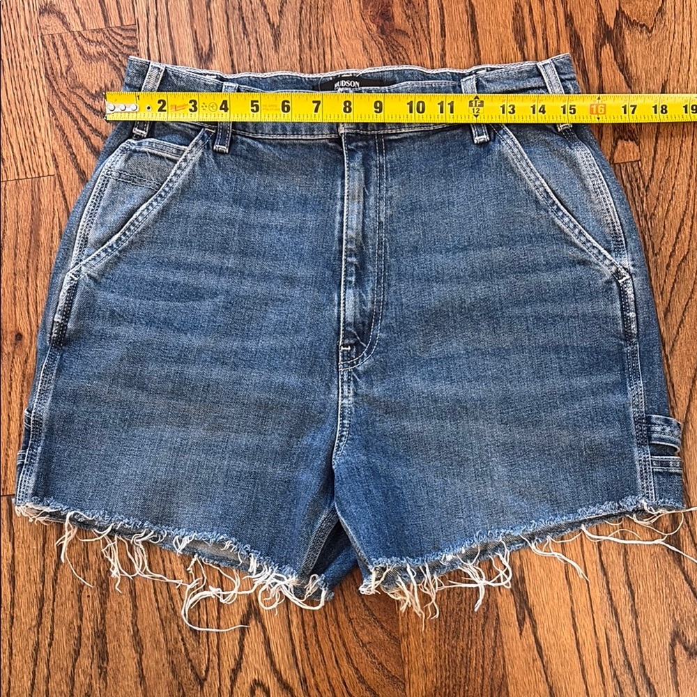 Hudson Los Angeles Carpenter pant 30” cut off jeans shorts Women’s